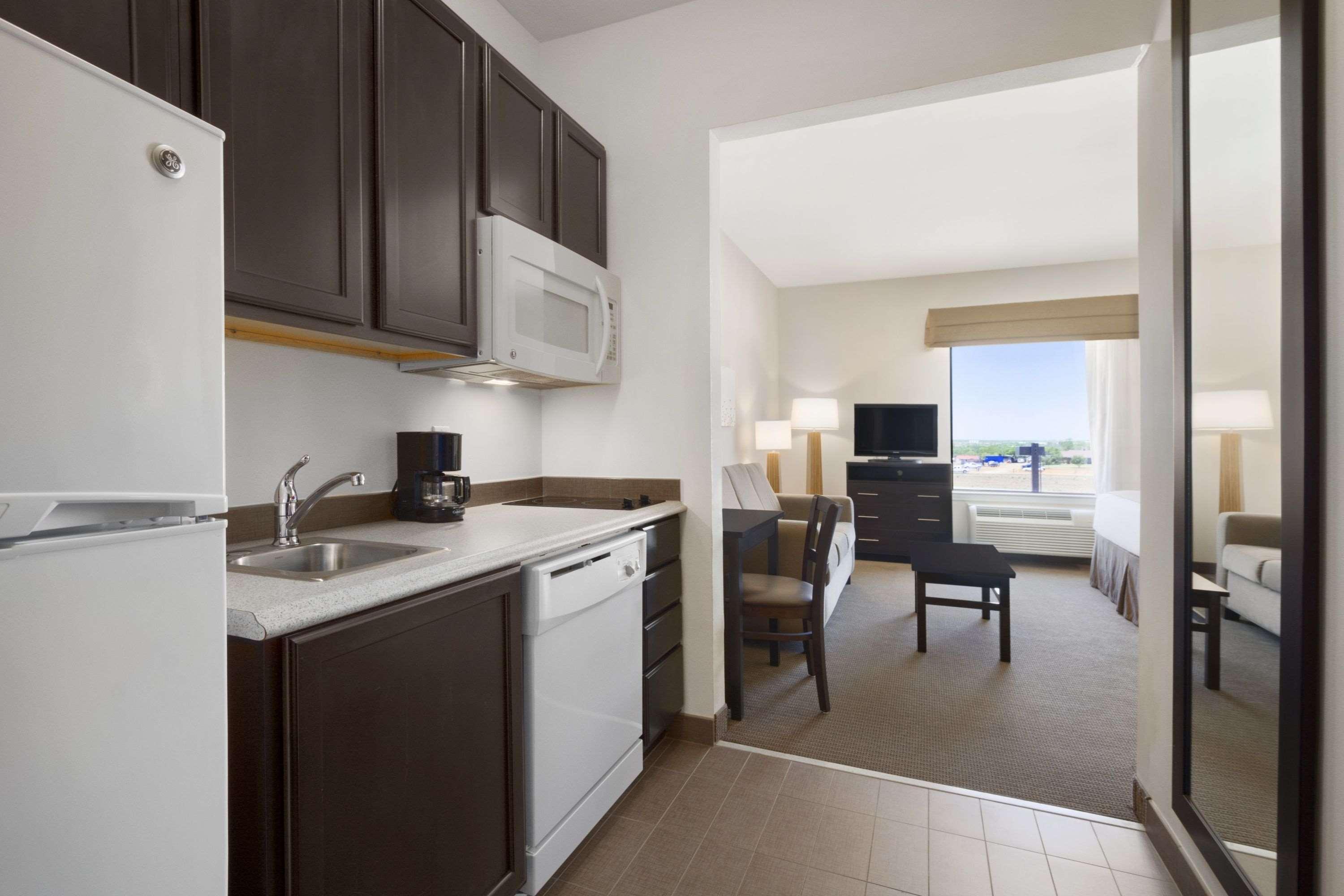 Petrostay Inn & Suites קוטולה מראה חיצוני תמונה