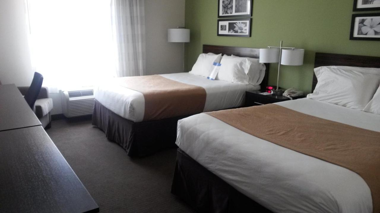 Petrostay Inn & Suites קוטולה חדר תמונה